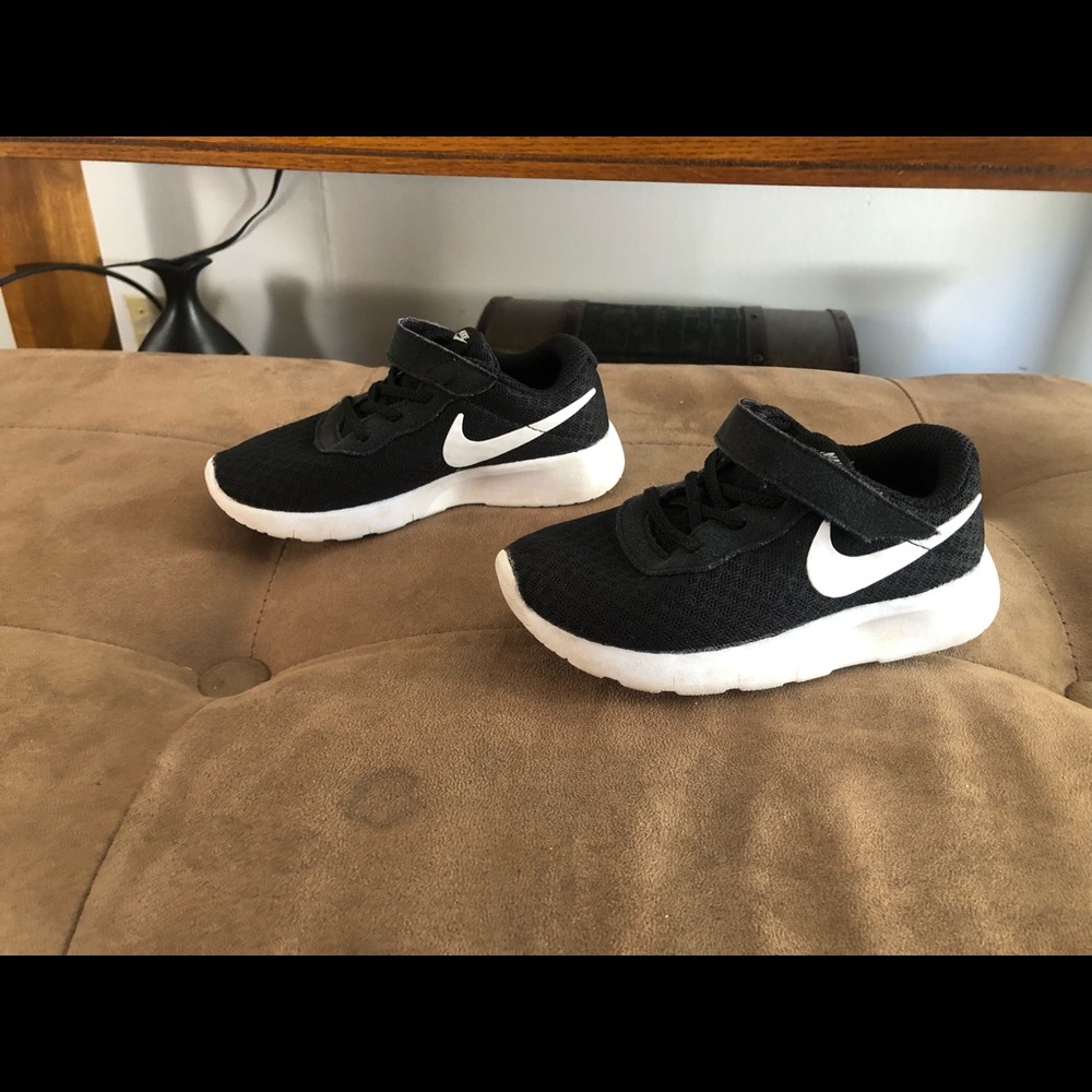 Good used condition size 9c toddler Nike shoe